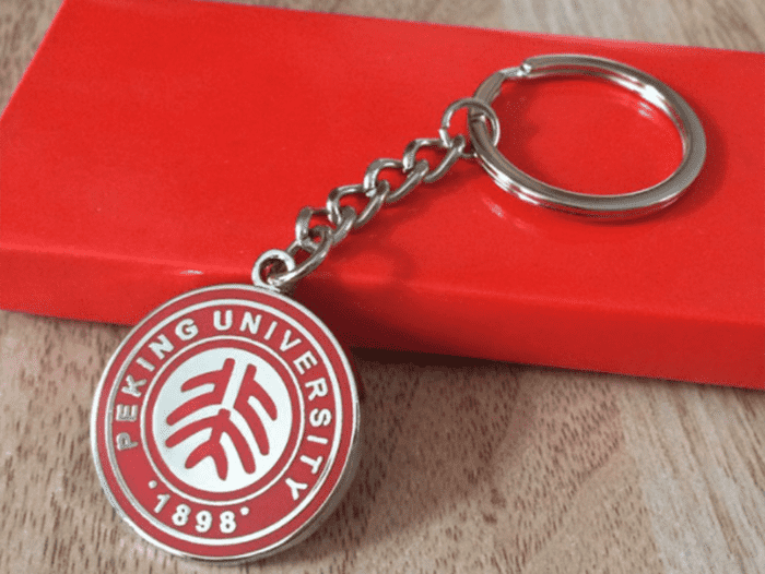 ?；胀瑢W會徽章